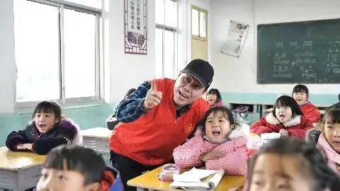 平顶山：“文化大叔”田埂上唱出精彩“大戏”