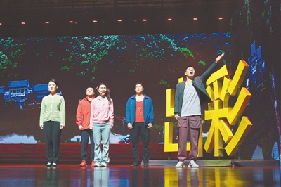 现当代诗歌朗诵会精彩上演