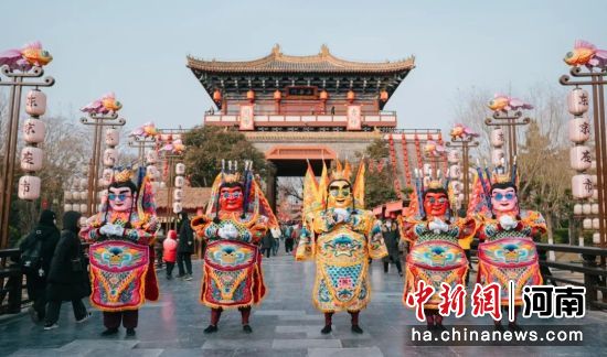 春满中原·老家河南 | 开封：清明上河园里过大年