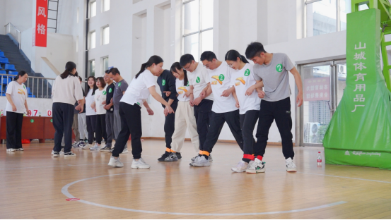 信阳市商城县审计局组织开展五四青年节主题活动