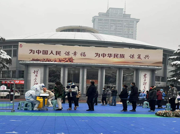 省体育场迅速行动积极协助核酸检测工作