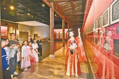 “郑博中秋夜”首次精彩亮相