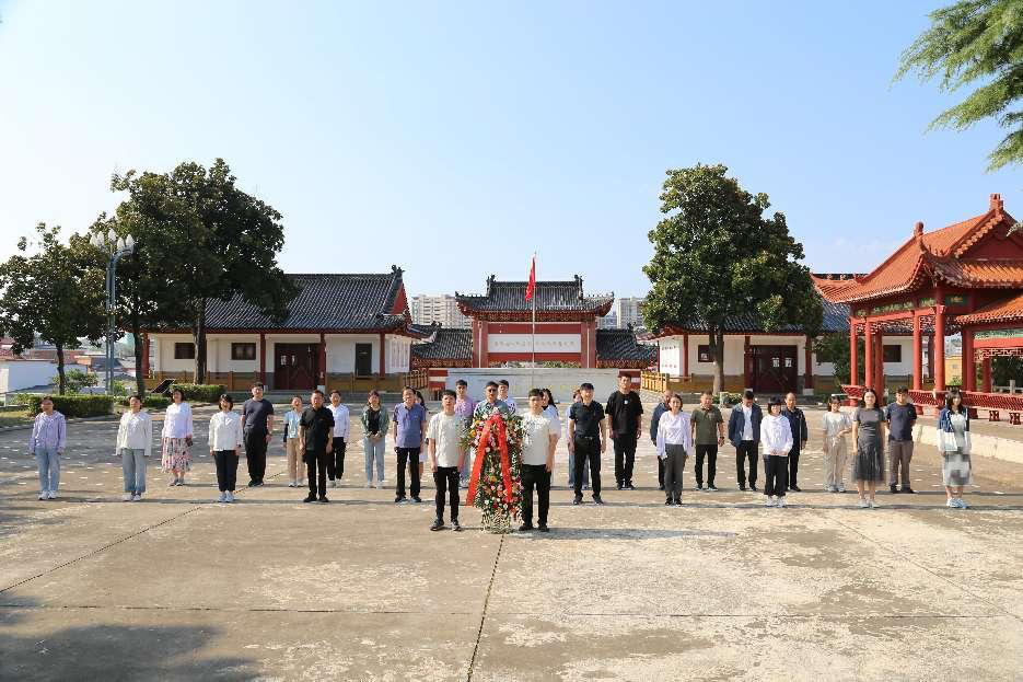 缅怀革命先烈，追寻红色记忆 ——郑州无线电中心开展大别山革命精神党性教育培训活动