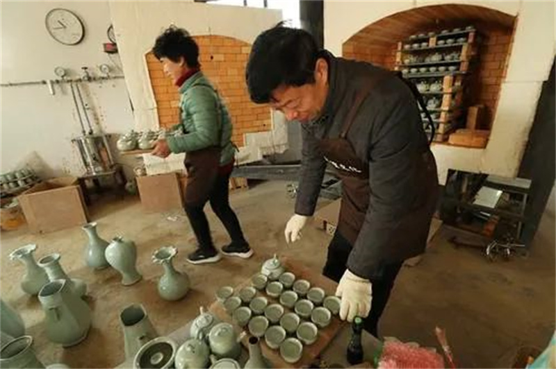 开封官瓷：光彩照人 精巧夺目