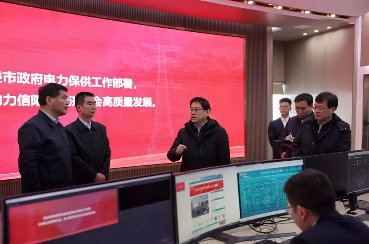 陈志伟调研督导清雪除冰、保供保暖保畅通和安全生产工作时强调全力确保人民群众生产生活和城市运行安全有序