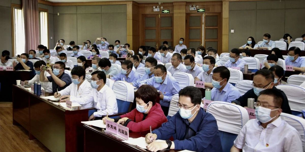 省政府国资委党委书记胡广坤在郑州大学“省管企业经营管理人员进修班”讲专题党课
