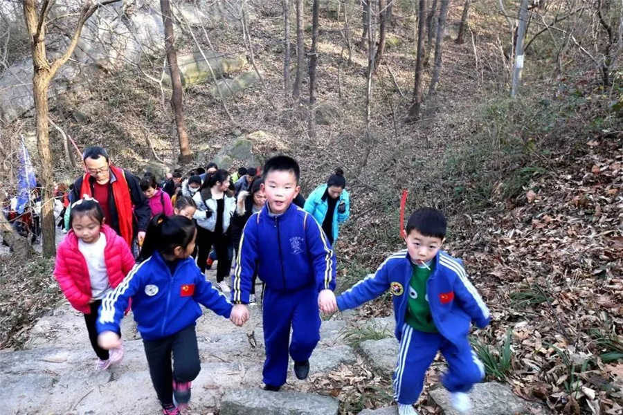 喜庆新春人气旺 贴心服务暖人心——鸡公山景区癸卯兔年春节假期活动精彩纷呈