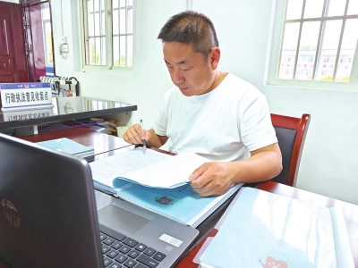 黄帅：当好“法治参谋”