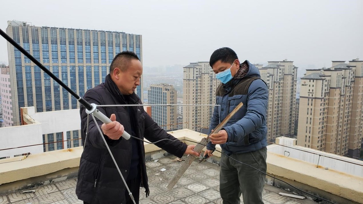 强化监管 　重拳出击许昌无管局等多部门联合行动迅速查处隐匿在居民区的微型“黑广播”