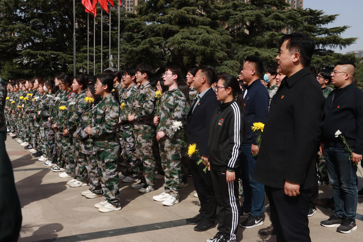 黄河科技学院工学部开展“清明祭英烈 初心永不忘”主题教育活动