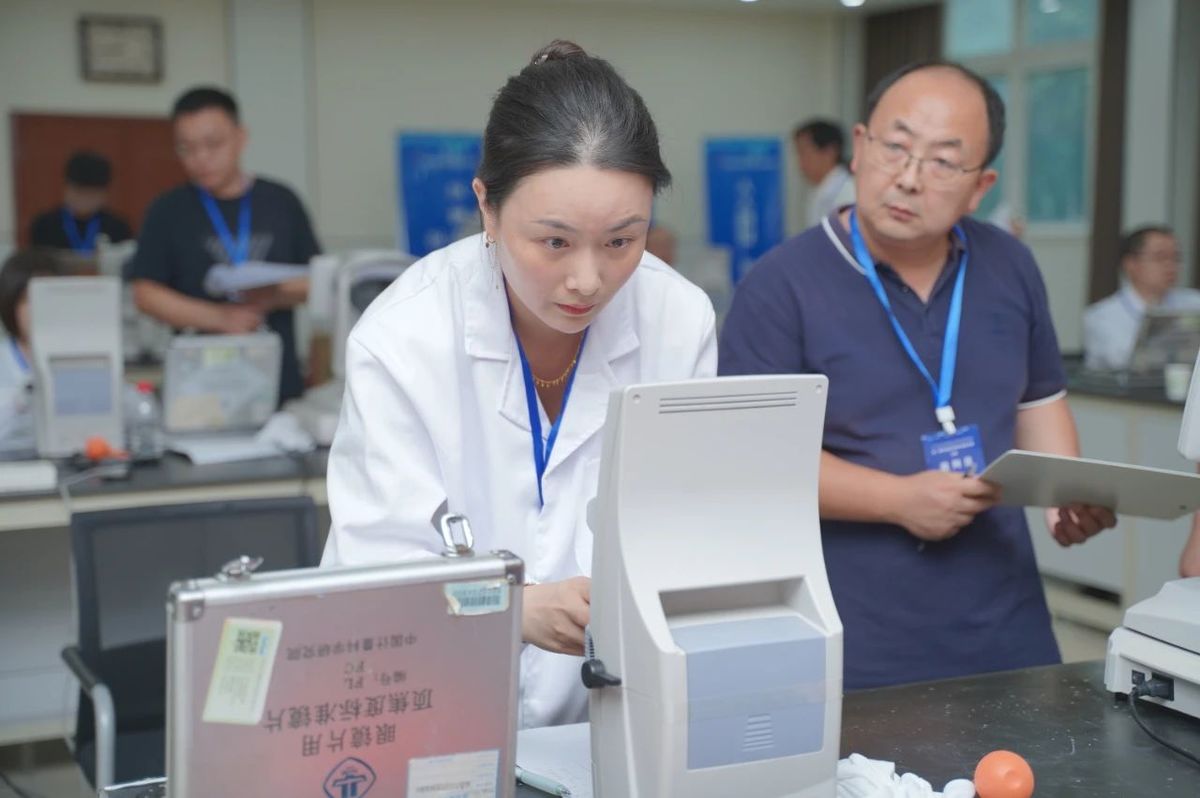 河南省市场监管系统第一届职业技能竞赛<br>光学、力学计量项目决赛在郑州举办