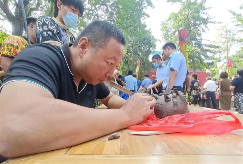 启卷知新 文脉流长——2022年河南省中华传统晒书活动启动仪式在嘉应观举行