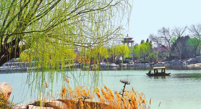 Attractive Spring Scenery in Kaifeng