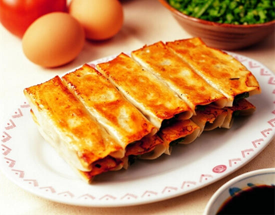 開封美食：鍋貼,最正宗的鍋貼制作做法,非常詳細(xì)步驟講解---河南特色特產(chǎn)美食小吃(圖1)