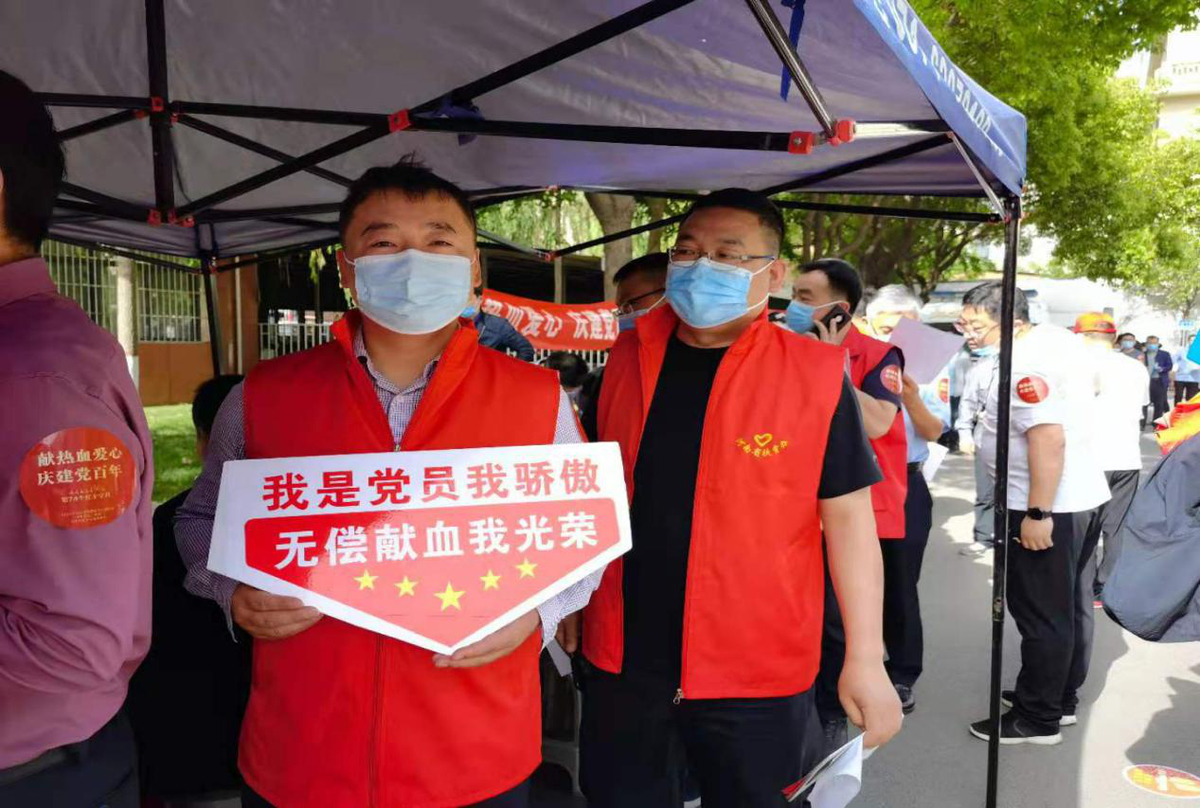 献热血爱心 庆建党百年  ——省扶贫办组织志愿者开展无偿献血活动
