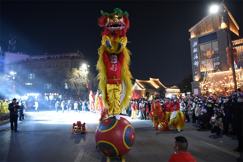 行走河南·读懂中国｜淇县朝歌老街：非遗社火迎新春