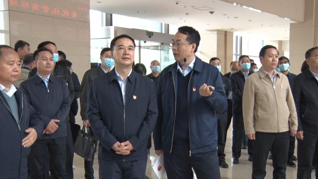 省发展改革委组织开展《河南省优化营商环境条例》主题宣传巡展活动