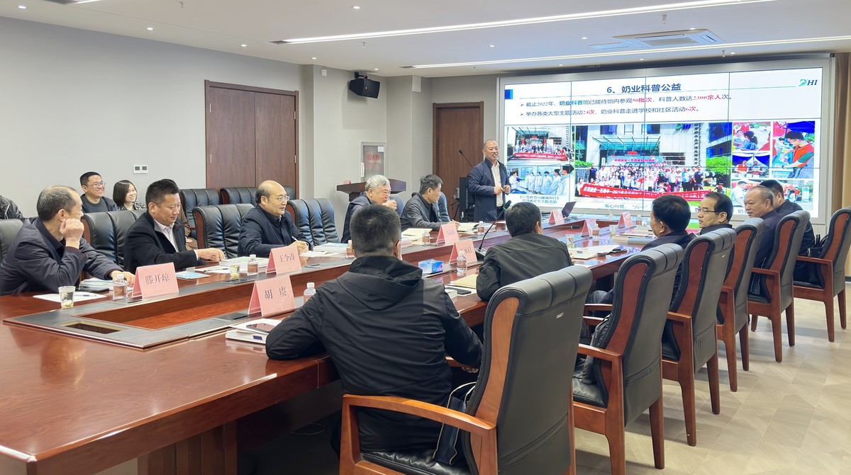 孫巍峰到省種業(yè)發(fā)展中心調(diào)研我省種業(yè)發(fā)展情況
