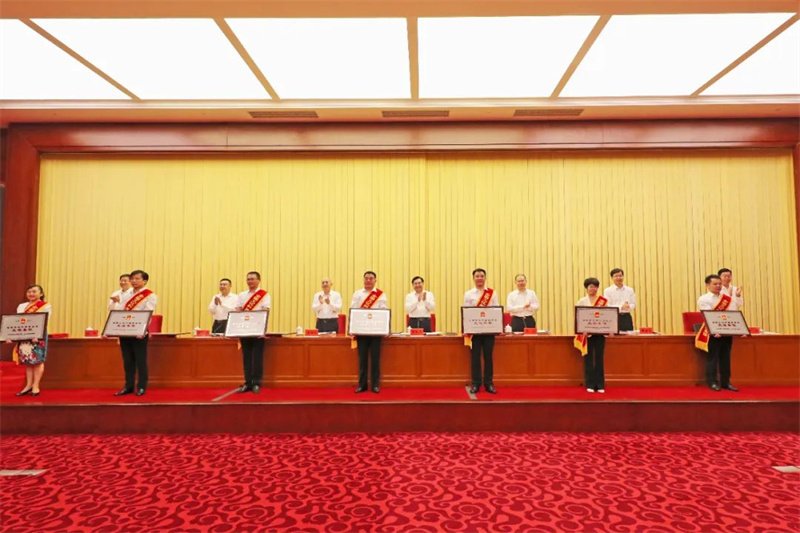全国文化和旅游系统先进集体、先进工作者和劳动模范表彰大会举行 全国文化和旅游系统先进集体、先进工作者和劳动模范表彰大会举行