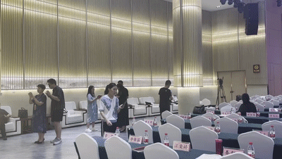论坛开场20分钟，发言嘉宾泪洒现场，这场培训为何如此走心？