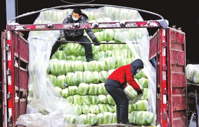 临近春节 持续降雪<br>“菜篮子”“米袋子”供应有保障（新春走基层）