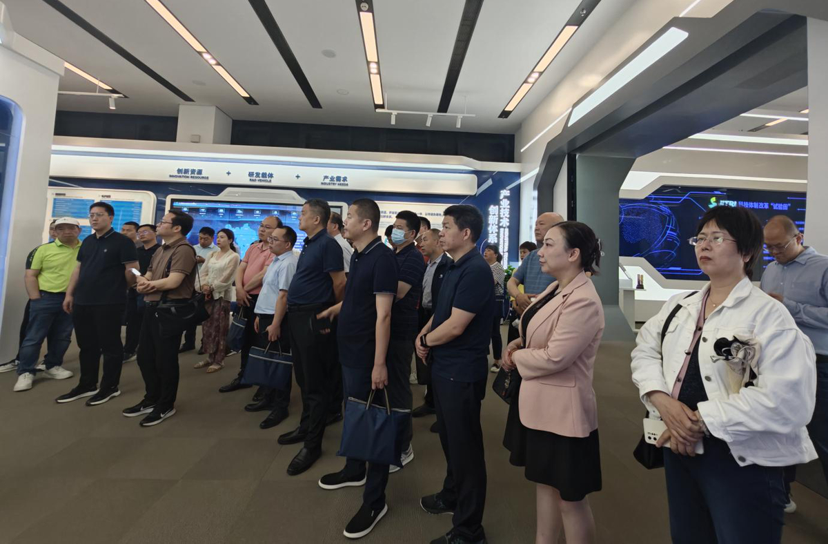 省工业和信息化厅联合省财政厅开展首期企业家国内观摩实践活动
