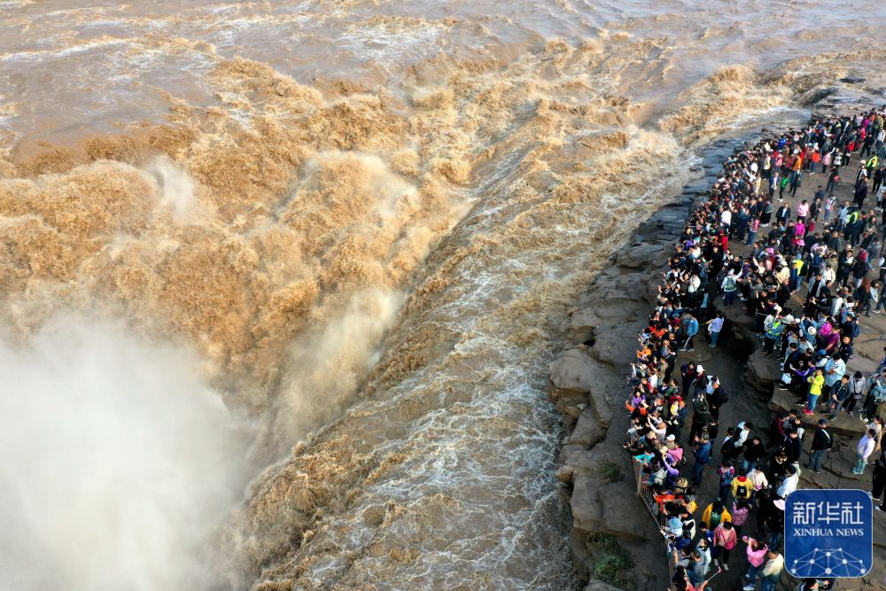 假期旅游热 祖国山河美