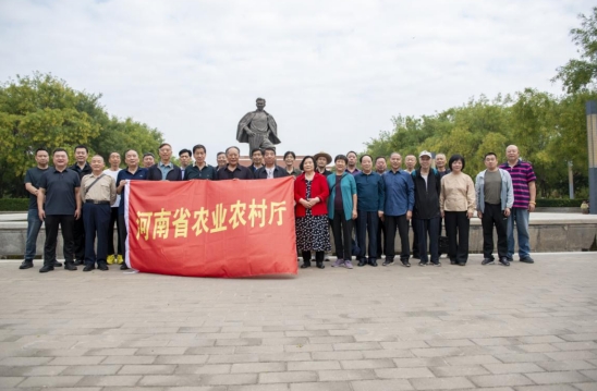 省农业农村厅组织老干部开展党的二十届三中全会学习教育暨观摩中国农民丰收节活动
