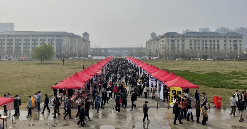 河南毕业生就业分市场在郑州、新乡同时举办三场分类别就业双选会