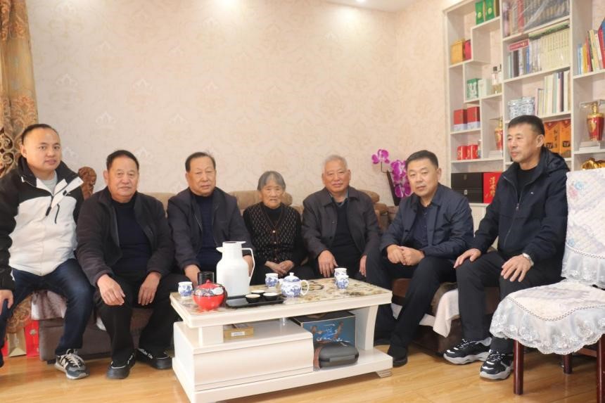 濮阳台前：千里追寻英雄足迹 深入挖掘红色故事