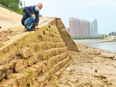 【行走河南·读懂中国】沙颍河水位突降 周口“老码头遗址”重见天日
