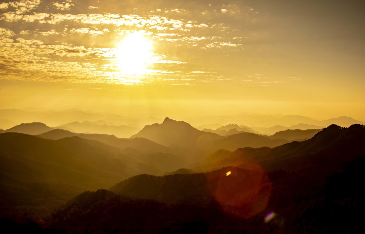 玉皇山国家森林公园斑斓秋景如梦似幻