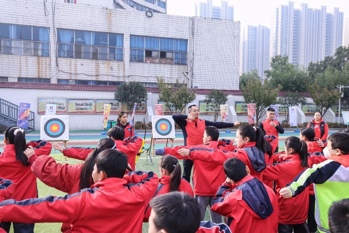 冠军运动员现场教学——“奔跑吧·少年”