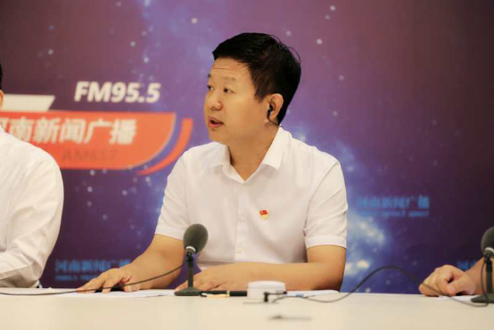厅党组成员、副厅长王承启参加河南广播电视台《对话民生》“菜篮子”直播