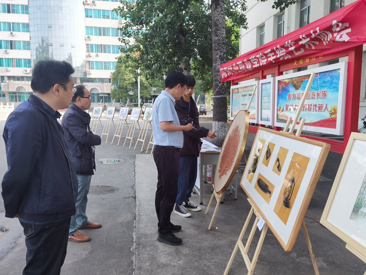 河南林业职业学院举办“青春向党 奋斗强国”庆祝建党百年书画作品展