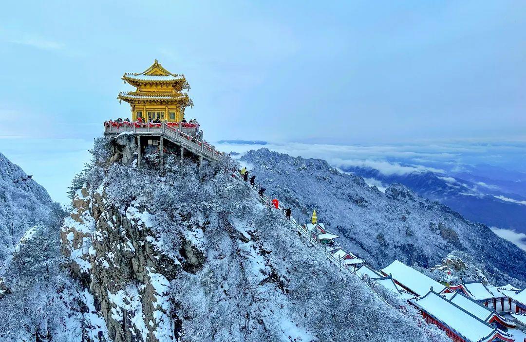 洛邑古城雪景图片