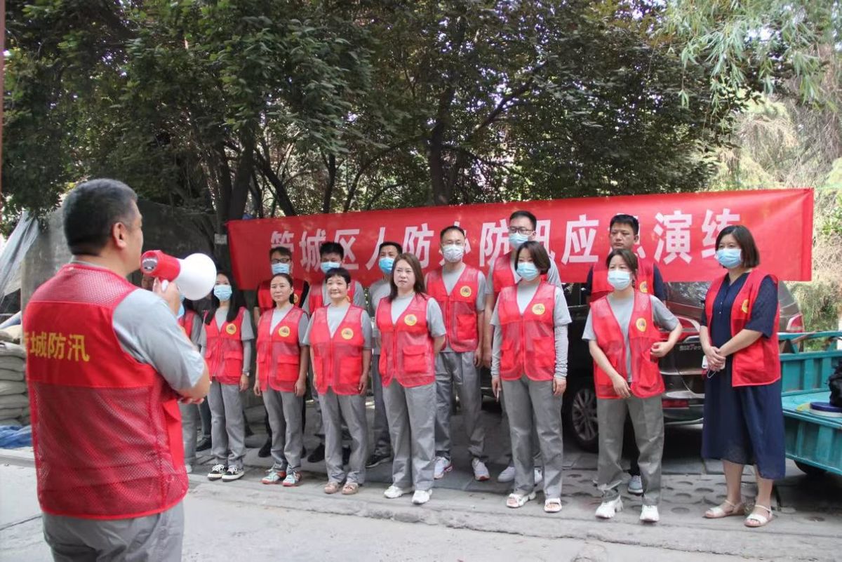 郑州市管城区人防办组织开展防汛抢险演练