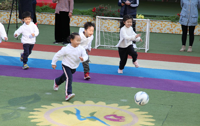 全国足球特色幼儿园线下培训活动（郑州站）在省直一幼举行