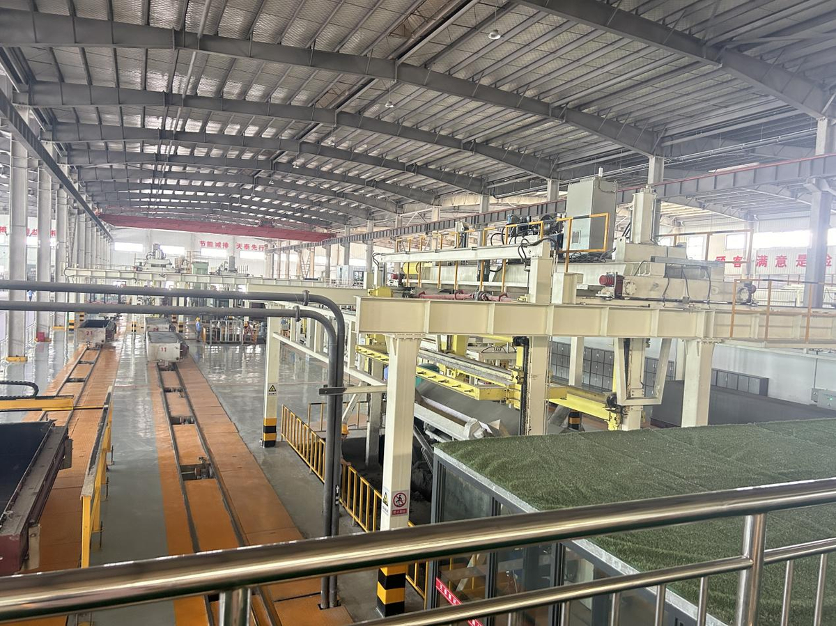 发展建筑业新质生产力，让绿色建筑技术、绿色建材飞入寻常百姓家