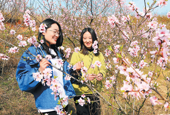 2020萬(wàn)眾一心加油干 復(fù)工提效率 消費(fèi)漸回暖
