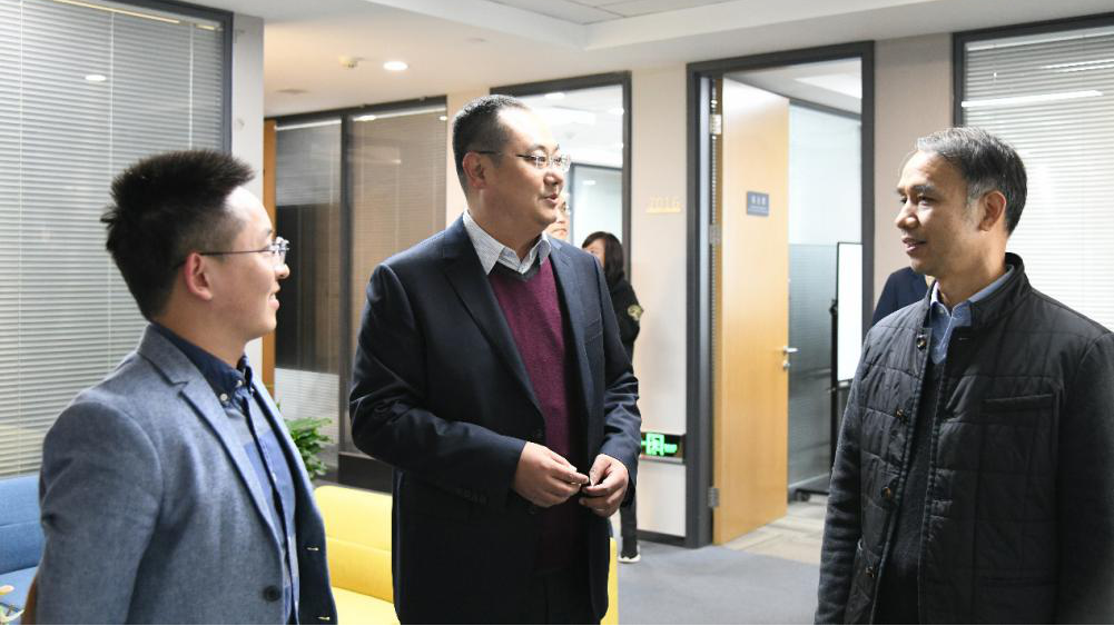 省地方金融监管局李拴成副局长一行到中原金融资产交易中心调研