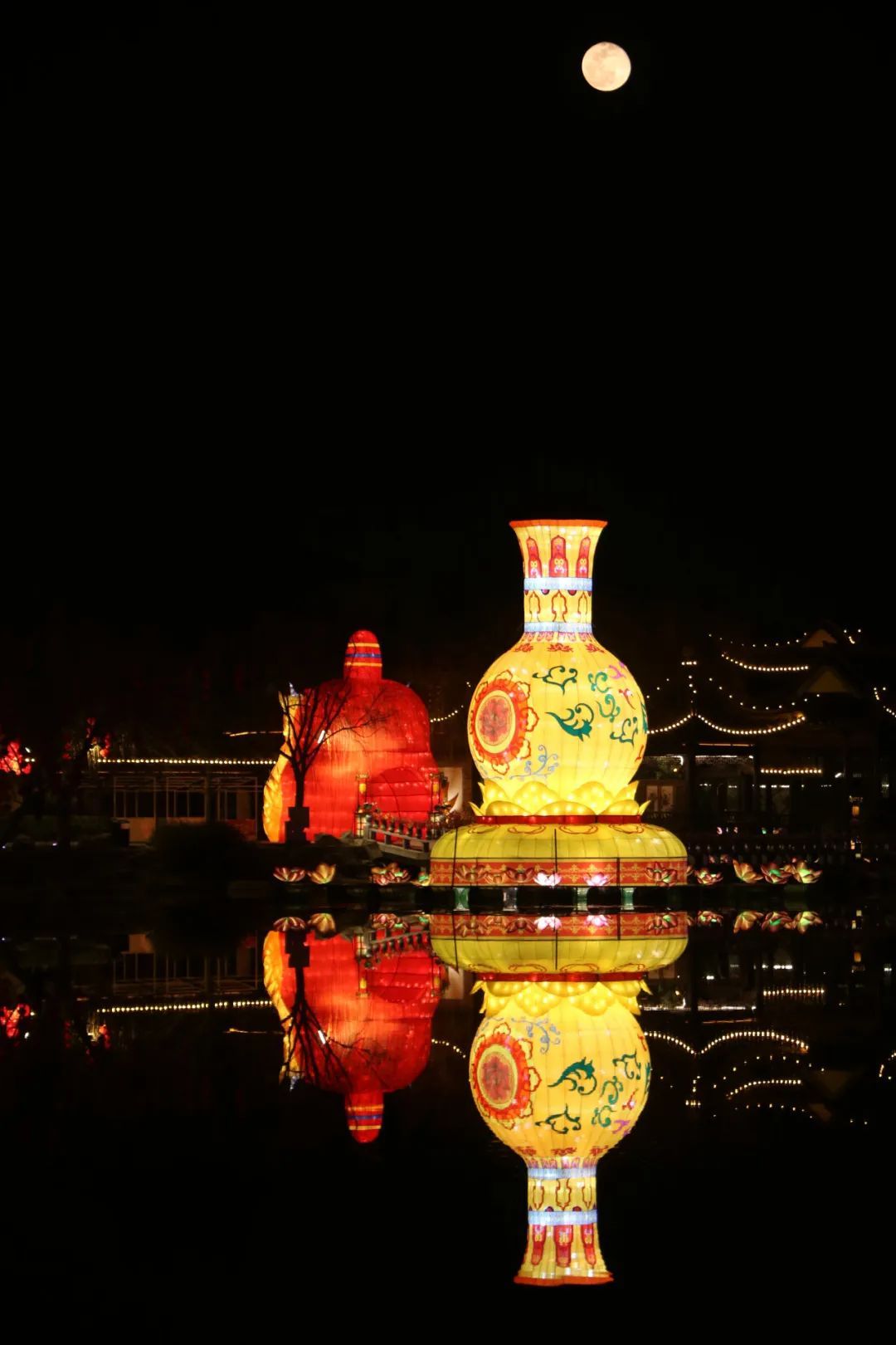 开封：匠心织灯影 流光绘夜色
