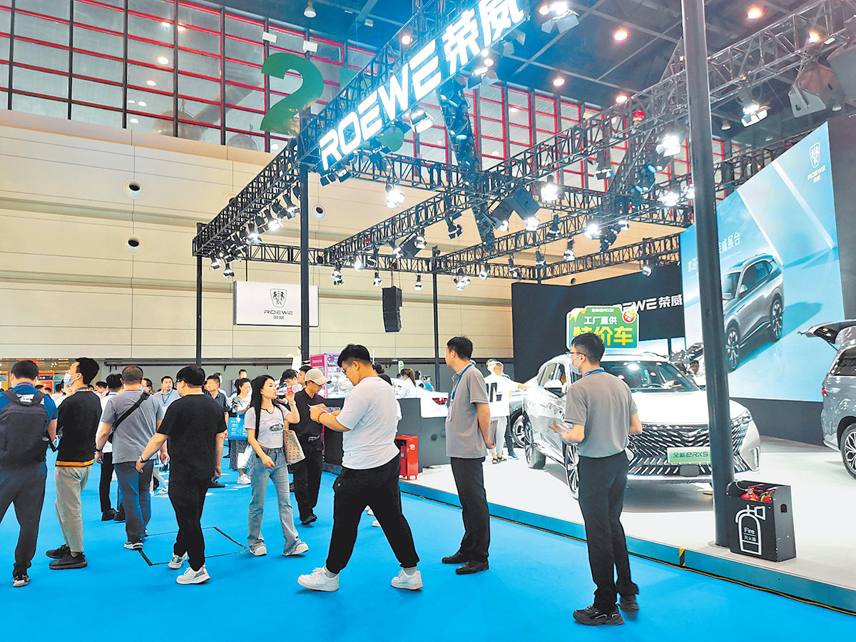 聚焦消费提振年丨从2023第十二届中原国际汽车展览会看消费 车展人涌