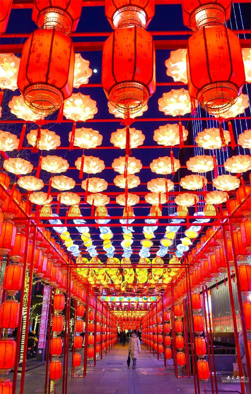 挂彩灯，亮夜景！郑州街头年味浓