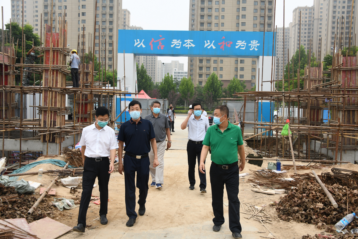 省教育厅总督学李金川到高校督导检查疫情防控和 灾后重建工作