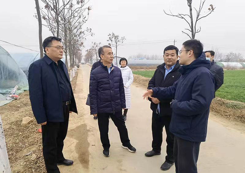 省地方金融监管局副局长李拴成到定点帮扶村慰问调研 省地方金融监管局副局长李拴成到定点帮扶村慰问调研