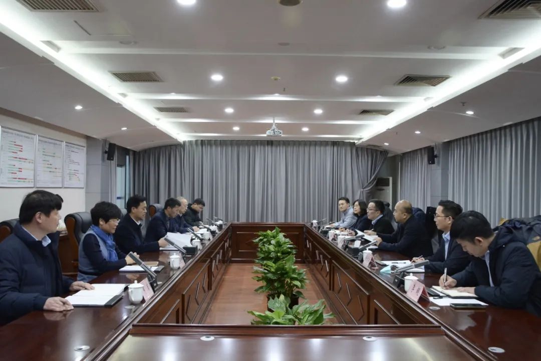中豫港务集团与民生银行郑州分行举行会谈
