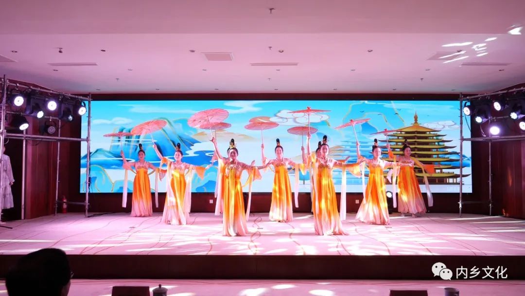 内乡：中国第20届“华文青年诗人奖”暨“菊乡书声”诗歌文化节举行