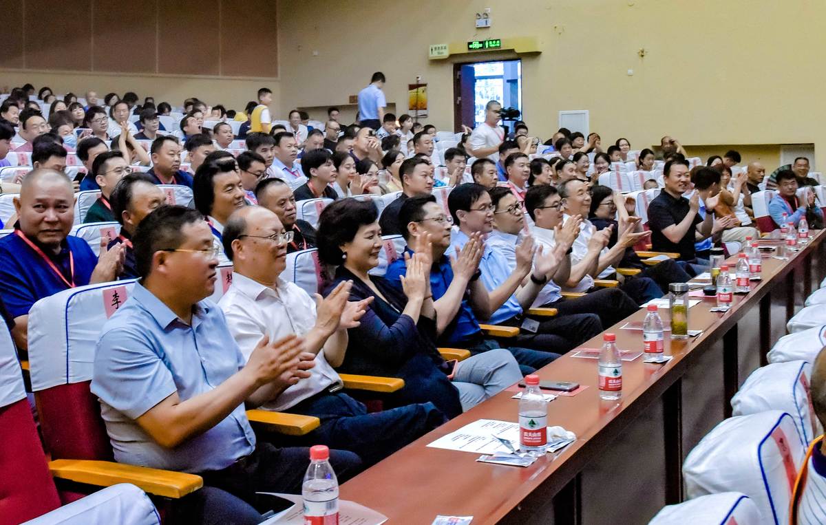 河南打造杂技精品力作 《红旗渠》《说文解字》今年问世