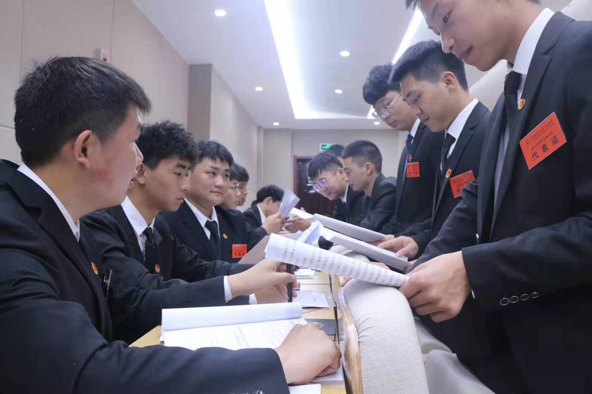 河南林业职业学院召开第六次学生代表大会